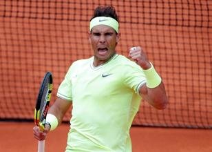 Dev maçta Nadal, Federer’i devirmeyi başardı!