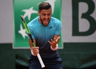 Son şampiyon Dzumhur, çeyrek finali yarıda bıraktı